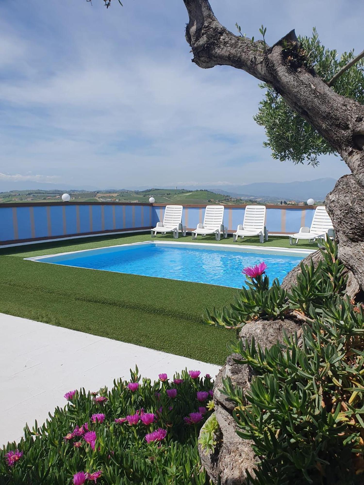 B&B Gli Amici Del Tubarello Roseto Degli Abruzzi Exterior foto